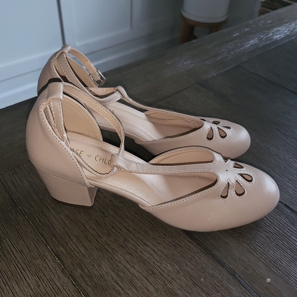 Chase & Chloe Vintage Style Shoes - Picture 1 of 2